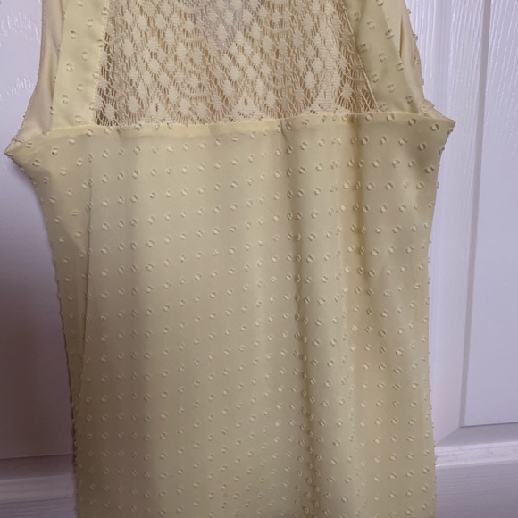 ‼️3 for $40‼️⭐️Butterscotch Ruffle Top⭐️ - Picture 4 of 4